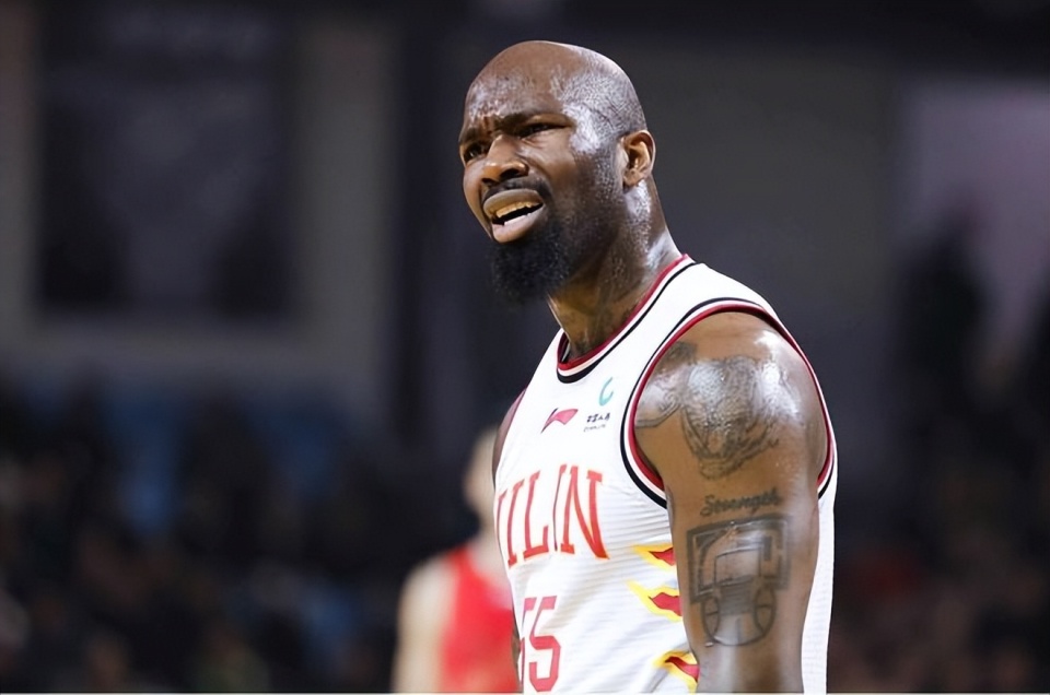 cba三双王太强了,吉林男篮外援琼斯包揽助攻王抢断王