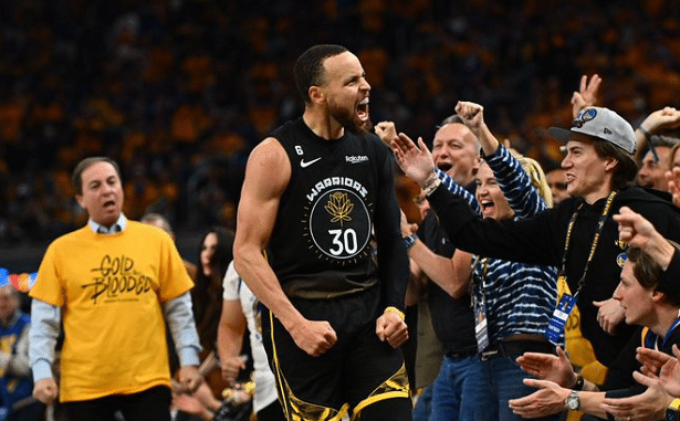 勇士捍卫主场,这也符合他们本赛季的走势,那就是客场拉胯,主场强势