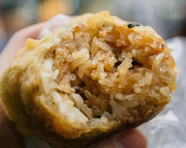 湖北天门有这5种早餐小吃,2元一个要排队买,去晚了还吃不上