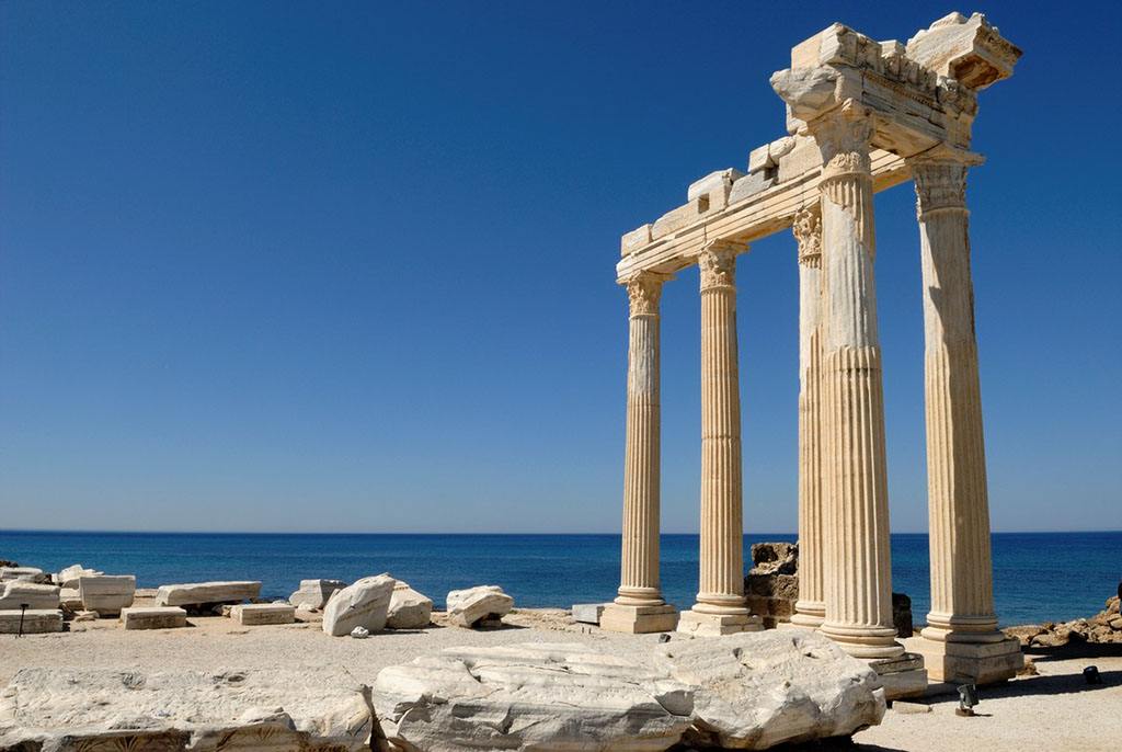 希腊阿波罗神庙:历史探索与文化意义