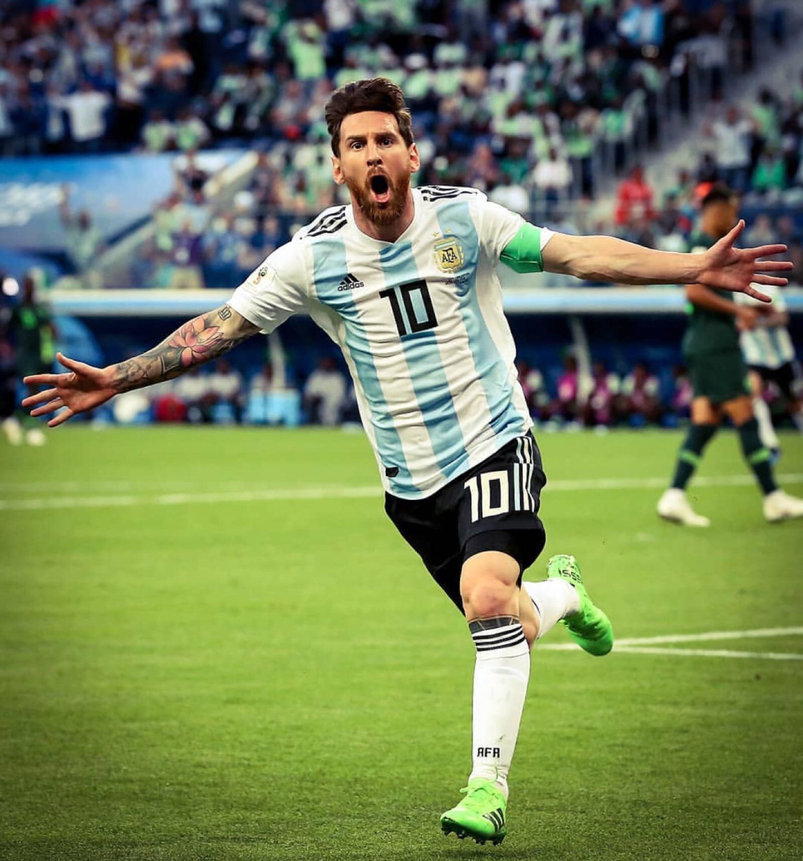 德罗巴:c罗是这个时代公认的进球机器,梅西的足球天赋无人能及