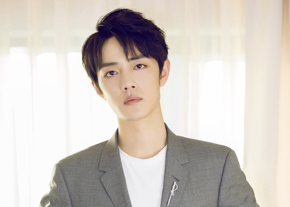 第二,肖战爸爸在2021年的时候全资注册了一家公司,肖战的个人收入全部