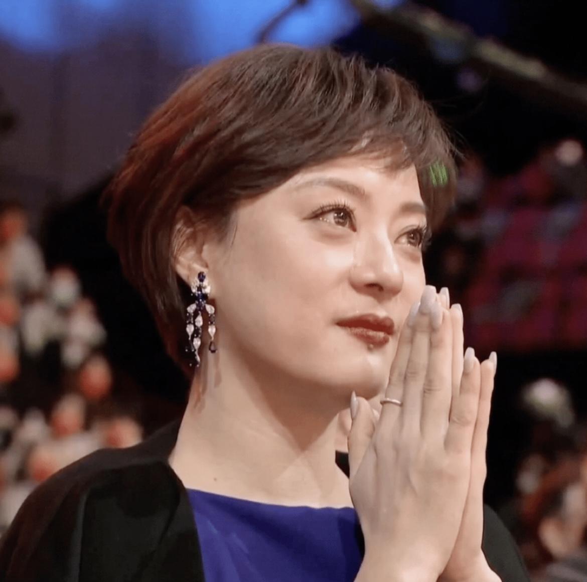 红毯上"消失"2年后,再看孙俪在内娱的处境,郑晓龙全说对了