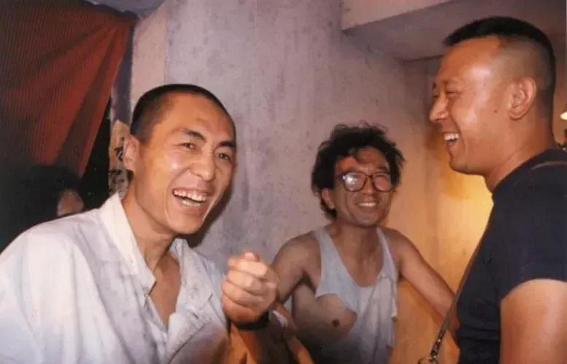 他甚至还拍出了,早期具有司法借鉴意义的《有话好好说》.